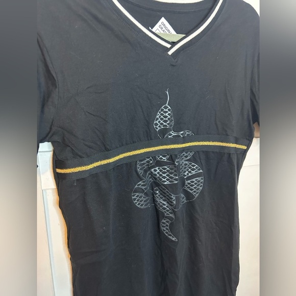 Original Gravity V-Neck Snake Graphic Tee - Picture 3 of 5